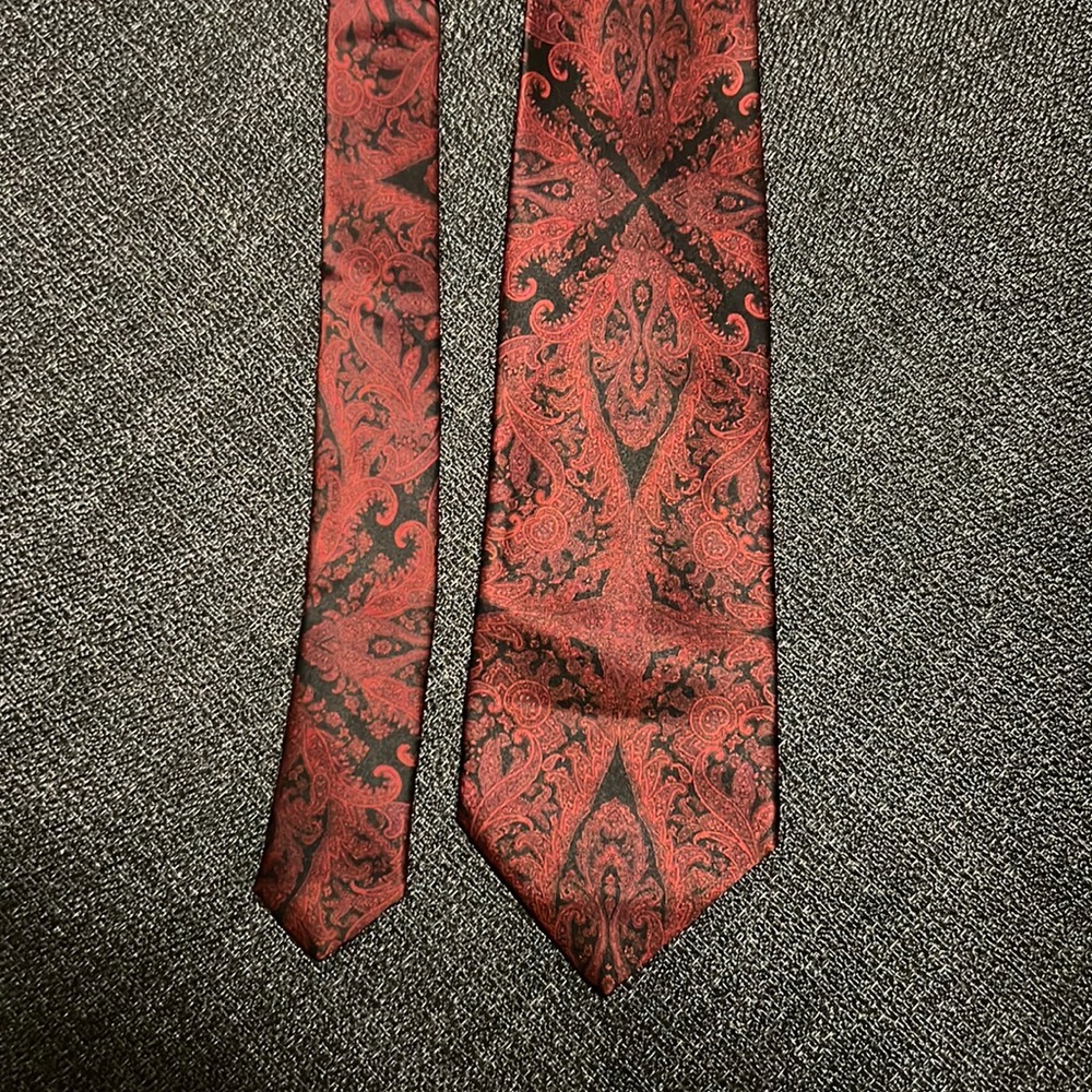 Stefano Ricci for Saks Fifth Avenue Silk Paisley Tie in Red and Black